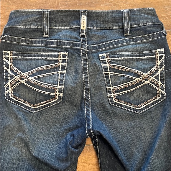 R.E.A.L Ariat Women’s Mid Rise Stretch Entwined Dark Wash Bootcut Jeans. Sz 30R - Picture 2 of 3